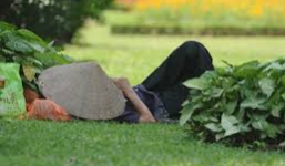 Cụ ông 77 tuổi hãm hiếp bé gái chăn trâu đến mang thai